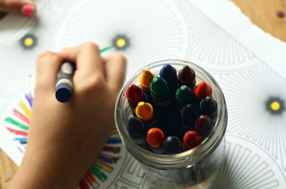 ponce_photography-crayons-1445053_1920